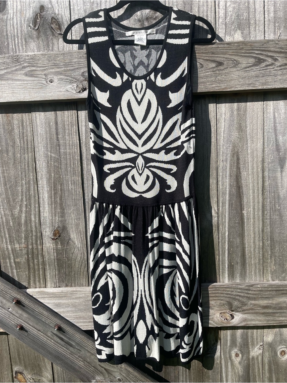 Max Studio Black and White Graphic Sleeveless Dress Sz M